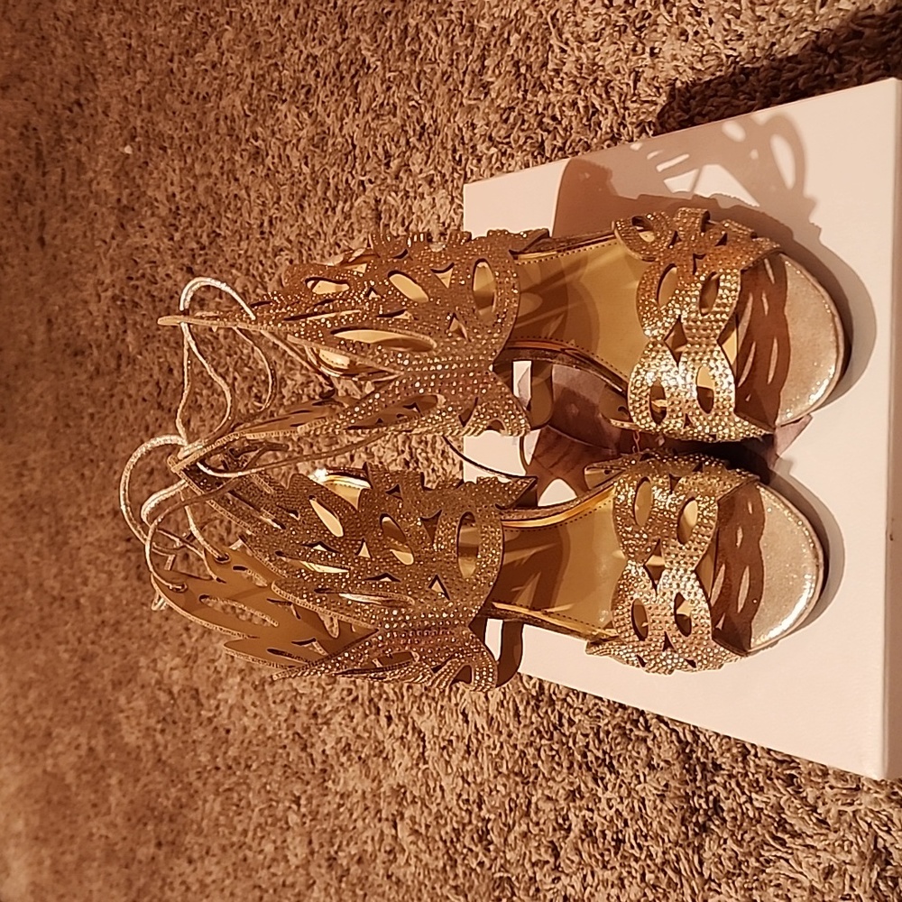 Jessica Simpson Pearl Gold heels